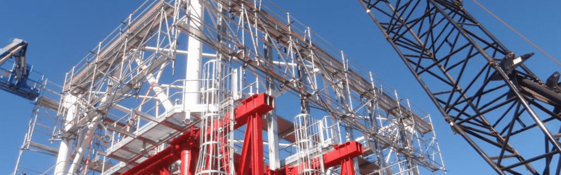 Personnel Materials hoist operating at Saferight Facility during delivered PERSONNEL MATERIALS HOIST course.